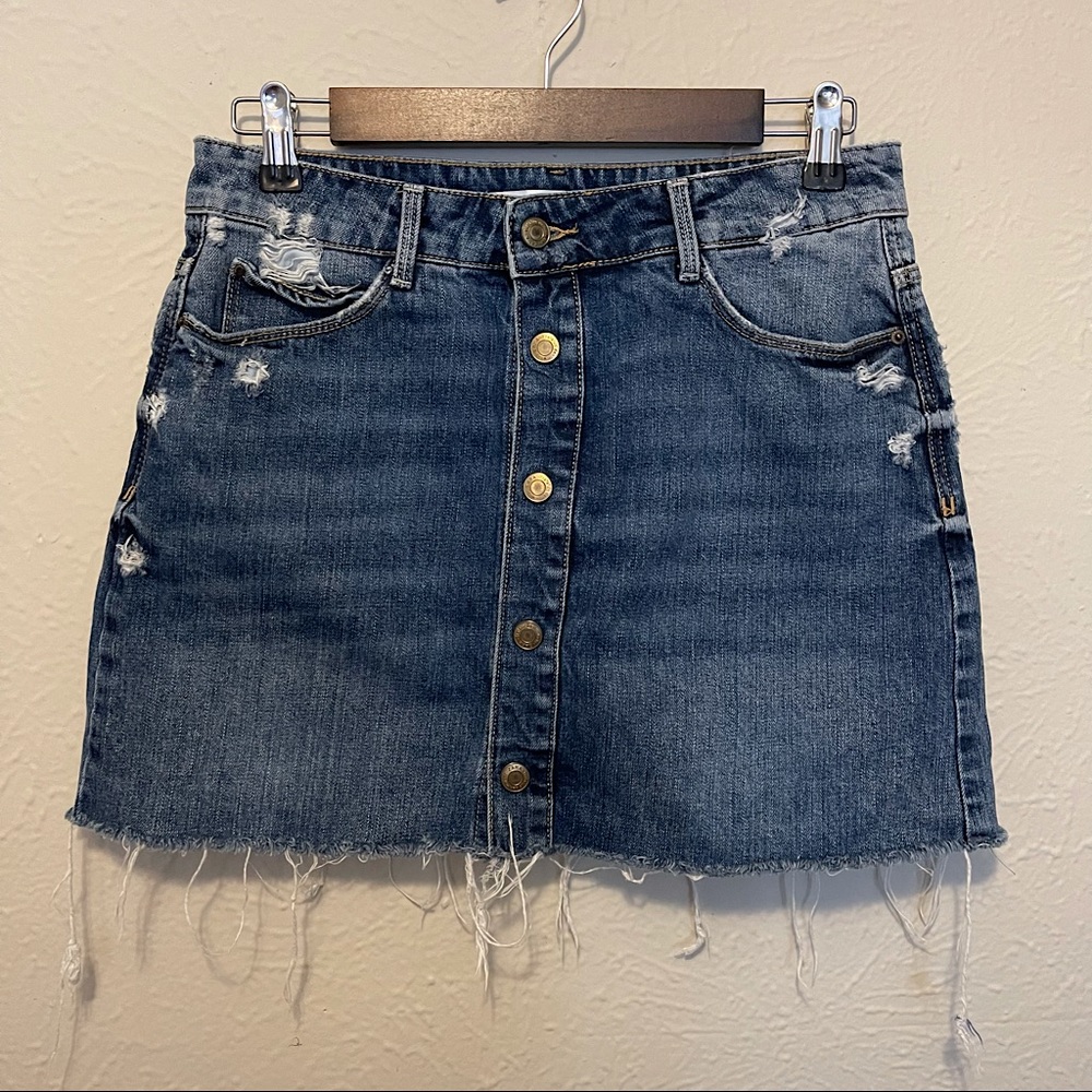 ZARA Frayed Hem Denim button up Skirt Size Medium